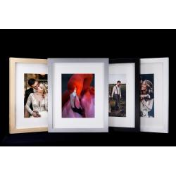 Wiscet Set Di 3 Cornici Per Foto 28x35 Cm – Con Passepartout Incluso, Colore Nero, Da Parete O Tavolo